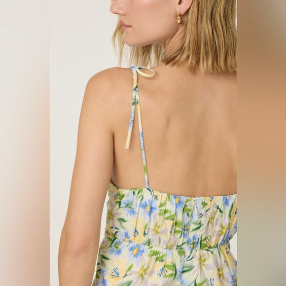 ASTR The Label Tie Strap Tiered Maxi Dress Size Medium Cream Blue Floral NWOT - Picture 4 of 13